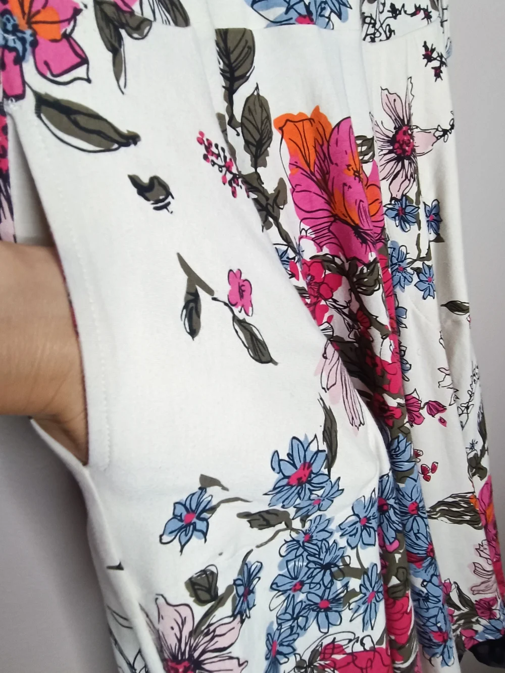 Effie's Heart Stargazing Midi Dress  Floraison Floral Print Black Ruffle Trim M - Picture 9 of 11